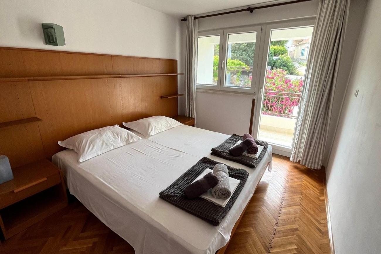 Apartments By The Sea Maslinica, Solta - 774 Grohote 外观 照片